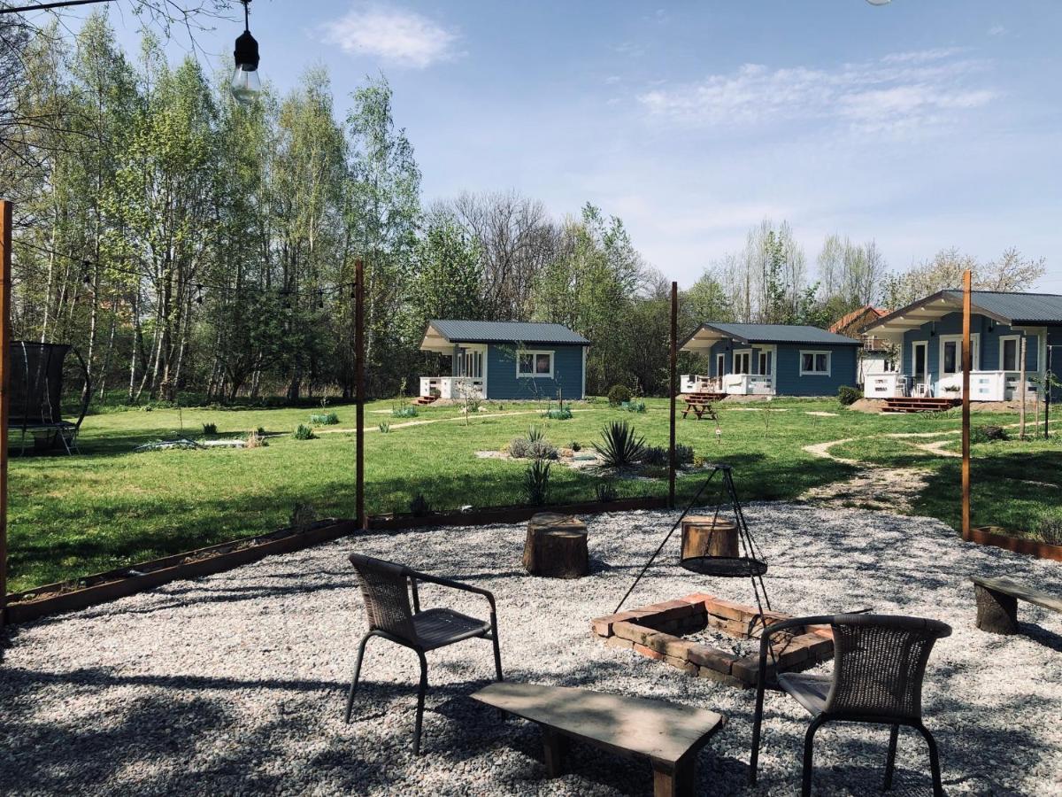 Domek Caloroczny Na Wylacznosc Niebieska Osada Nad Gorskim Potokiem Stary Waliszow Zewnętrze zdjęcie